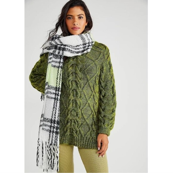 Free People Homecoming Plaid Blanket Scarf Fringe Black White Green - Picture 1 of 9
